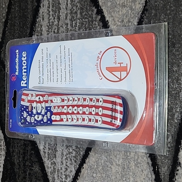 RADIO SHACK UNIVERSAL 4-IN-1 AMERICAN FLAG DESIGN REMOTE CONTROL - Picture 12 of 12